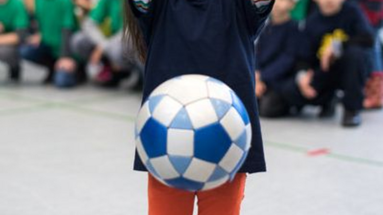 Sport soll Flüchtlingskindern helfen, Traumatisches zu verarbeiten und sich schneller zu integrieren; Bild: dpa