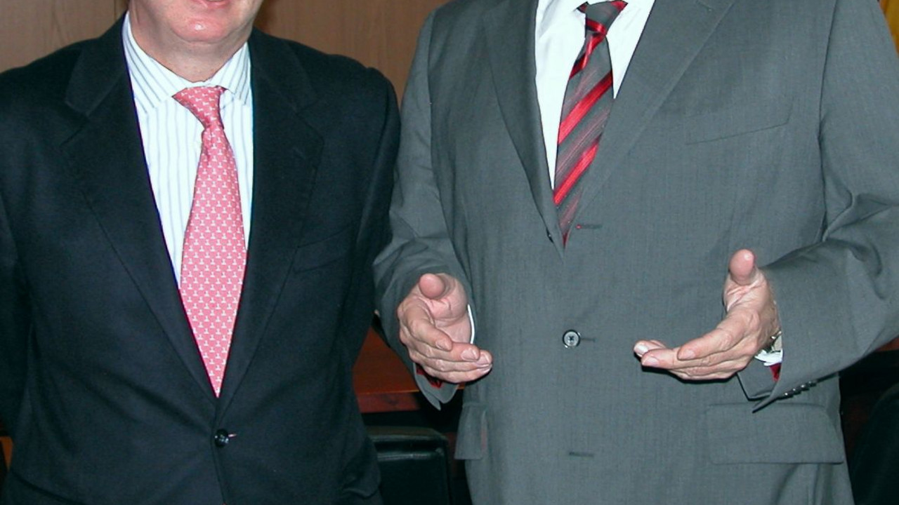 Spanischer Botschafter Rafael Dezcallar y Mazarredo und Ministerpräsident Kurt Beck 1.2.2010; Bild: Staatskanzlei