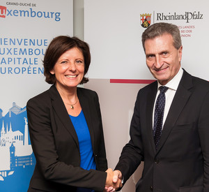Ministerpräsidentin Malu Dreyer und der deutsche Kommissar für die Digitale Gesellschaft, Günther Oettinger