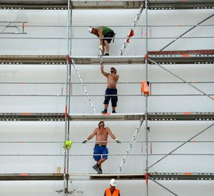 Der winterliche Anstieg der Arbeitslosigkeit ist jahreszeitlich bedingt und geht unter anderem auf eine erhöhte Anzahl von Arbeitslosmeldungen im Baugewerbe zurück; Bild: dpa