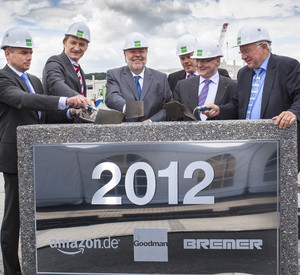 Grundsteinlegung; Bild: Amazon