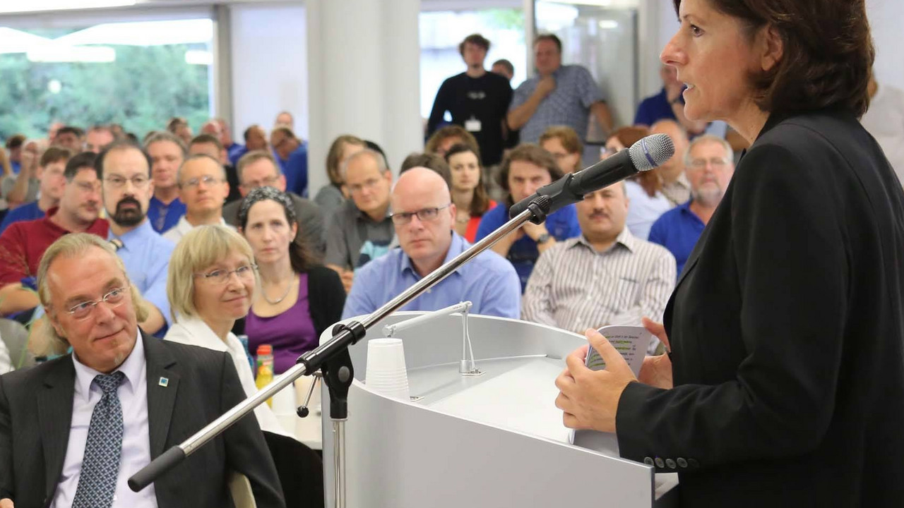 Dreyer bei der Betriebsversammlung der Firma Schott in Mainz; Bild: Alexander Sell