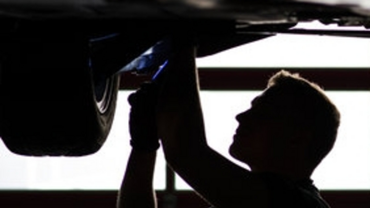 Auto-Werkstatt; Bild: rlp-Archiv, dpa