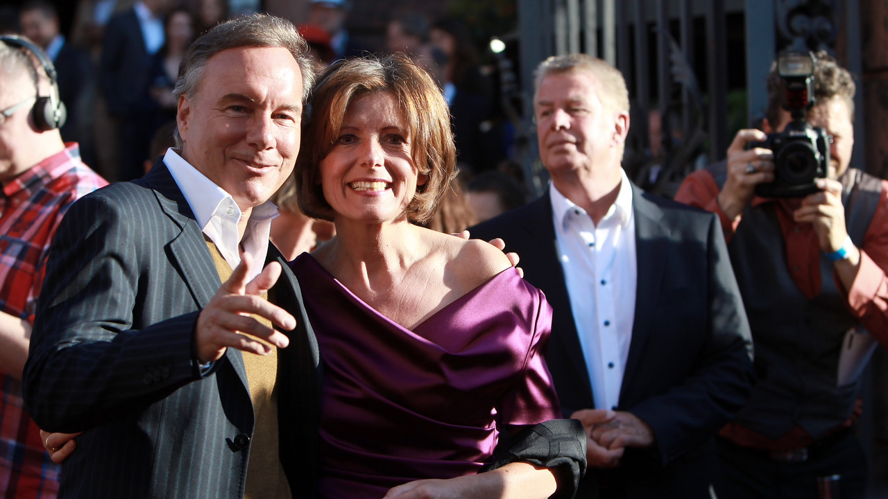 Ministerpräsidentin Malu Dreyer mit Intendant Nico Hofmann bei der Eröffnung der Festspiele