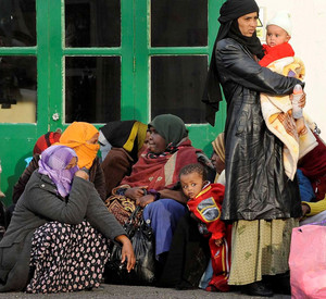 Afrikanische Frauen und Kinder auf Malta; Bild: dpa