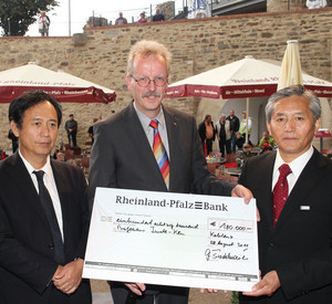 Generalkonsul Shigeeda, Staatssekretär Stadelmaier und Bürgermeister Furesawa. Bild: Frey