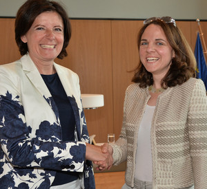 Ministerpräsidentin Malu Dreyer und die luxemburgische Ministerin für die Großregion, Corinne Cahen. Bild: Torsten Silz © Staatskanzlei rlp