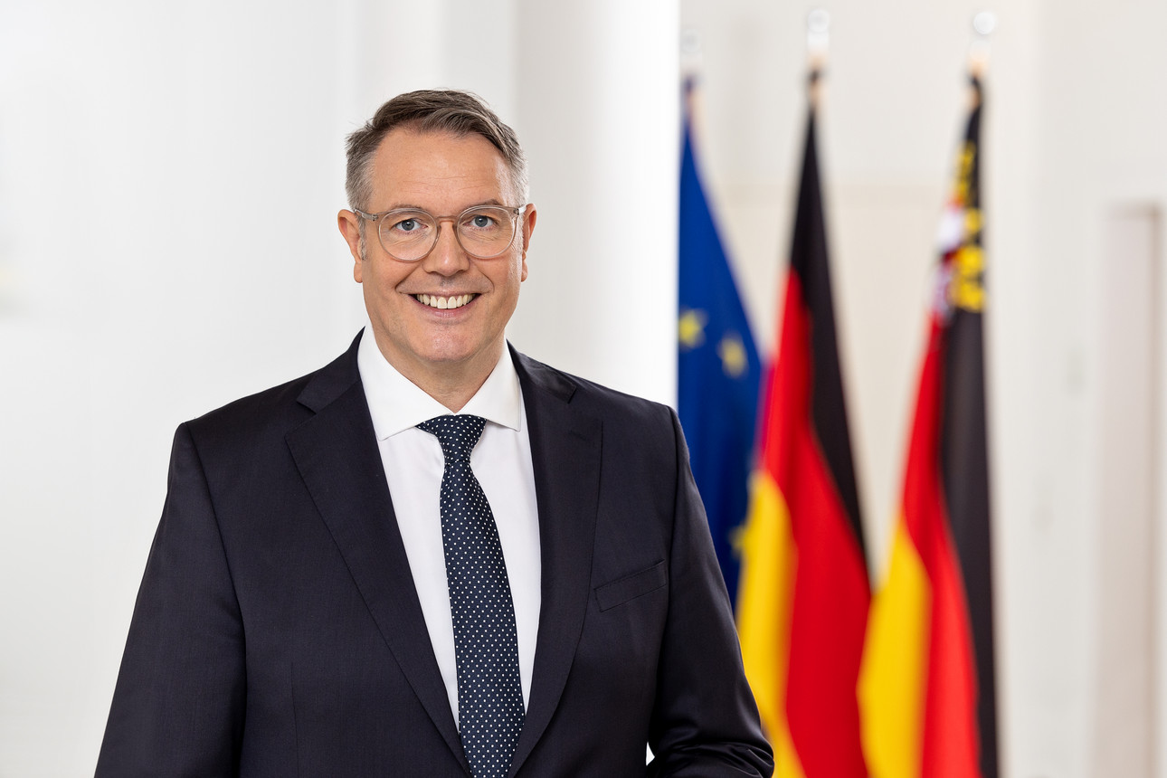 Alexander_Schweitzer_015.jpg Porträtfoto Ministerpräsident Alexander Schweitzer