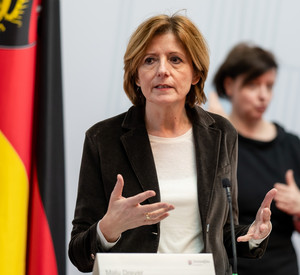 Ministerpräsidentin Malu Dreyer vor der Presse