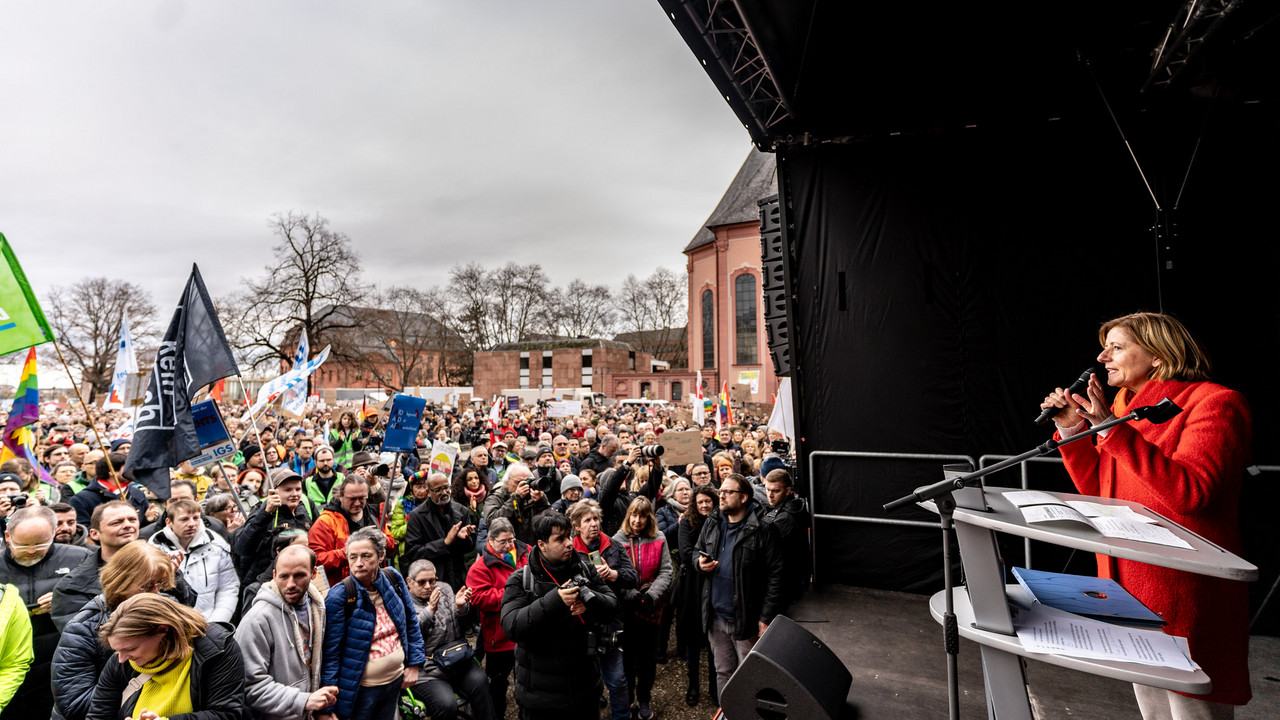 Ministerpräsidentin Malu Dreyer auf der Kundgebung „Demokratie schützen – Rechtsextremismus stoppen“