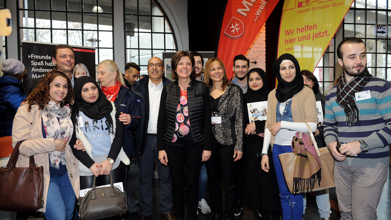 Ministerpräsidentin Malu Dreyer bei der Info-Messe "Ehrenamt und Flüchtlinge" in Mainz