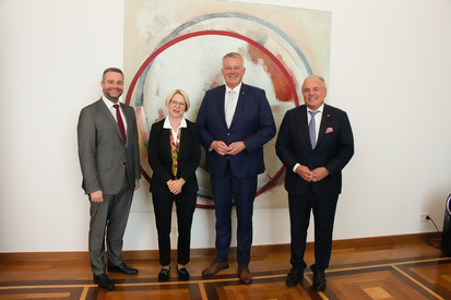 Ministerpräsident Gordon Schnieder empfängt die Botschafterin der Schweiz, Livia Leu Ministerpräsident Gordon Schnieder empfängt die Botschafterin der Schweiz, Livia Leu