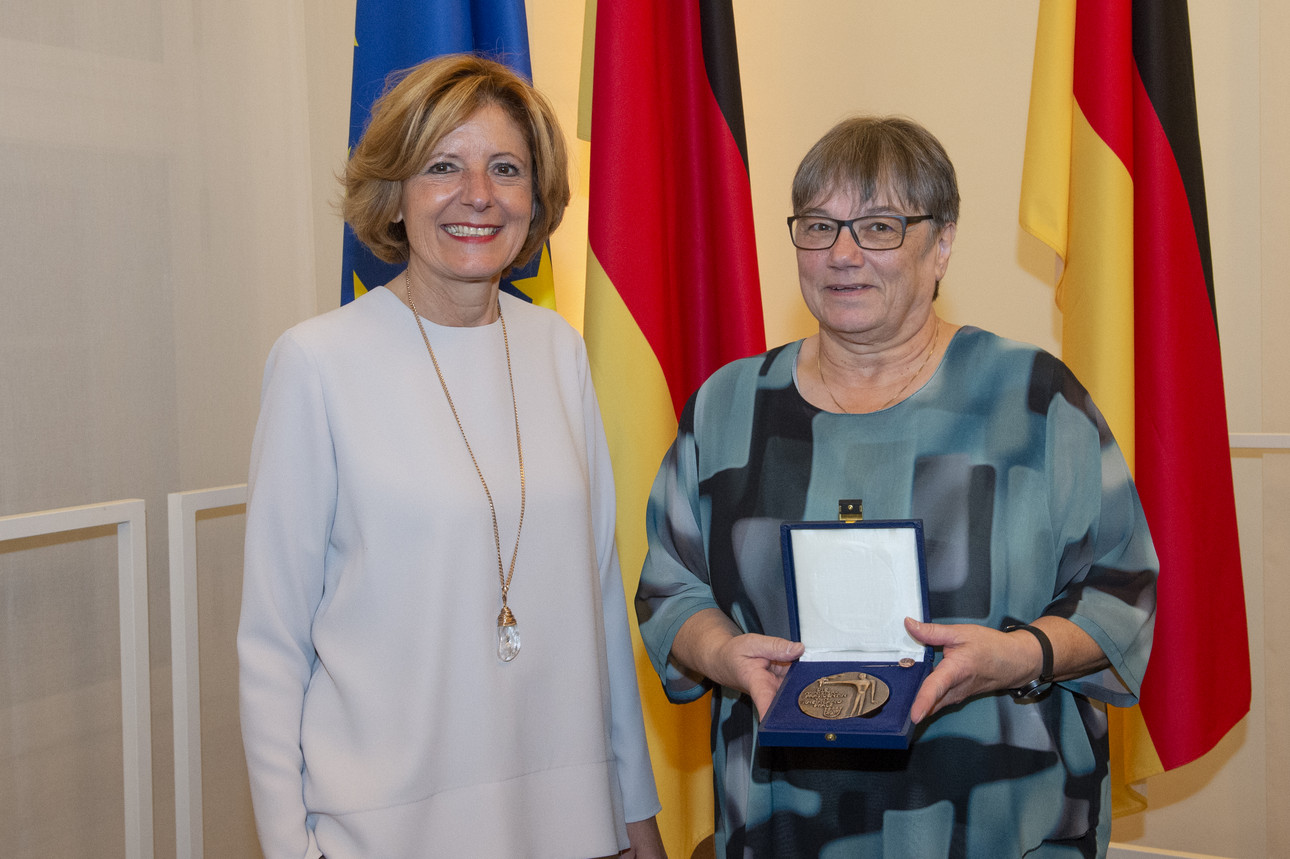 Ministerpräsidentin Malu Dreyer und Christina Laubersheimer (Vizepräsidentin Pfälzer Handball-Verband)