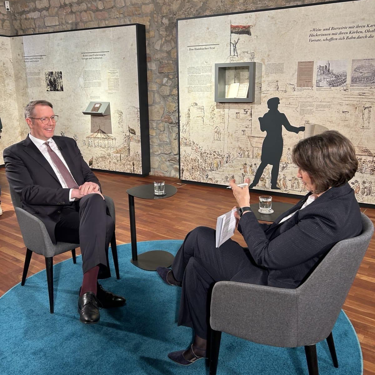 Ministerpräsident Alexander Schweitzer bei phoenix