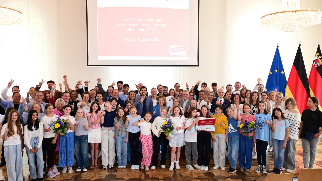 Auf dem Bild sind die zertifizierten Schulen zu sehen.