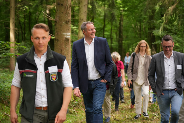 Ministerpräsident Alexander Schweitzer: Rheinland-Pfalz braucht klimastabile Wälder