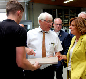 Ministerpräsidentin Malu Dreyer bei ihrem Besuch in Welschbillig