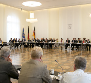 Treffen der Landräte und Oberbürgermeister mit der Landesregierung zur Flüchtlingsfrage. Leitung: Ministerpräsidentin Malu Dreyer