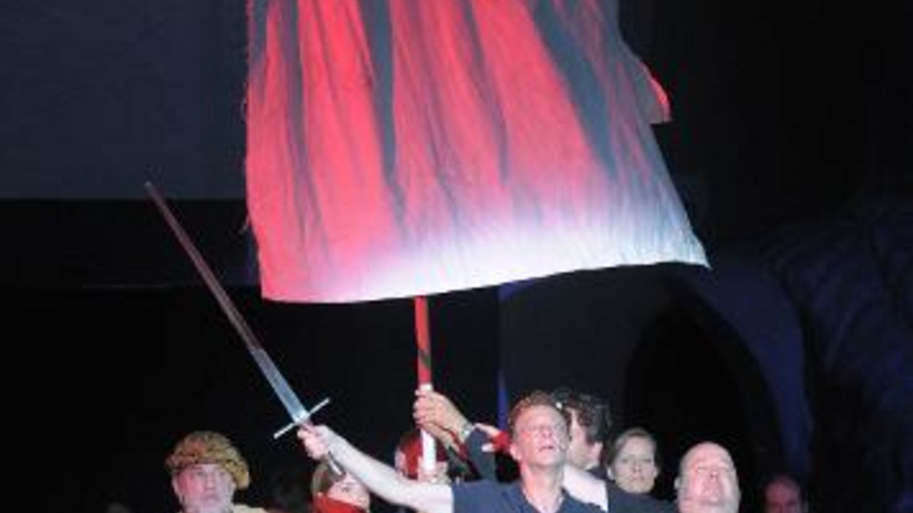 Szenenfoto aus "Teufel, Gott und Kaiser"; Bild: Nibelungenfestspiele