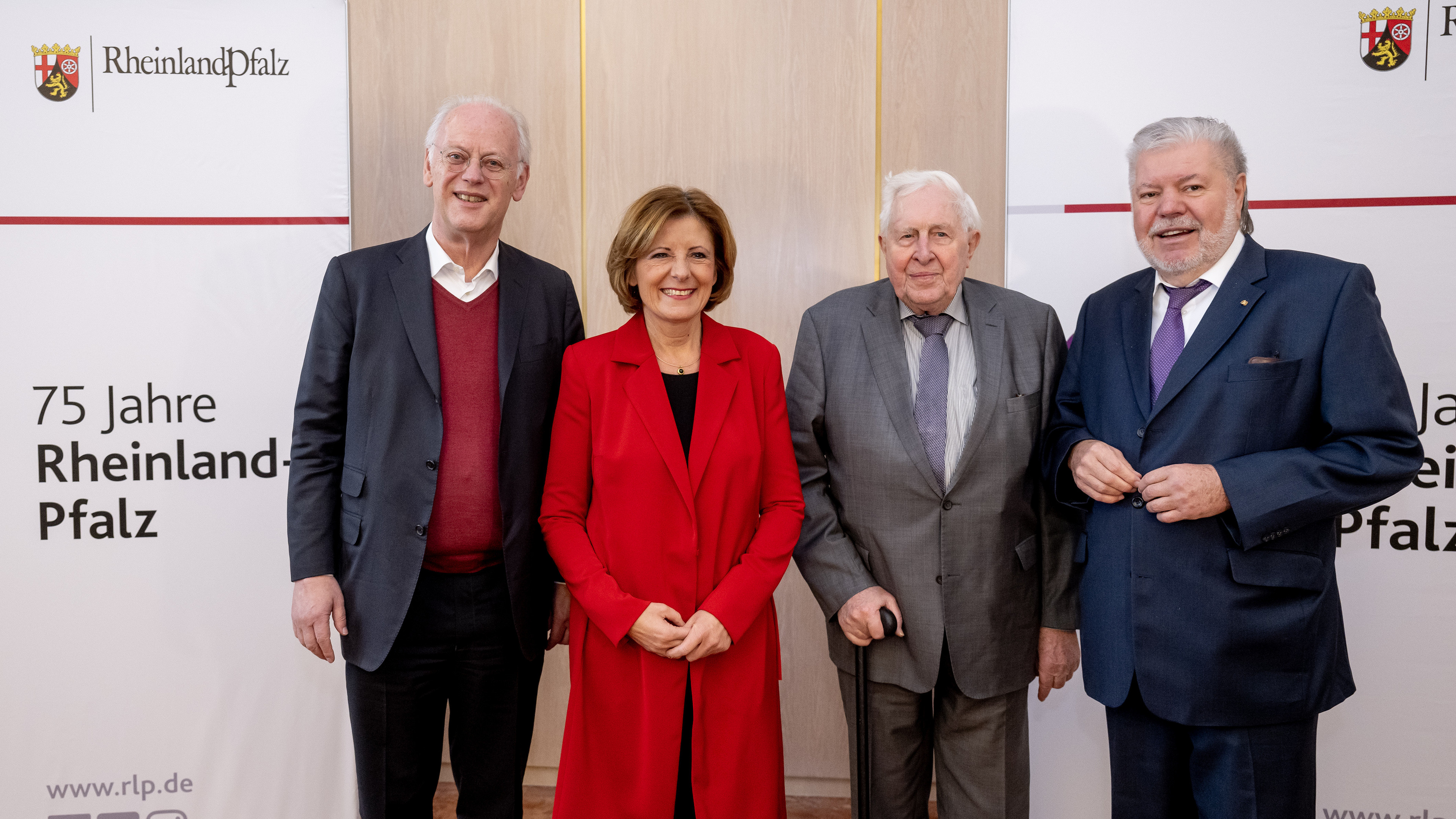 Malu Dreyer ist Nachfolgerin von Kurt Beck. Hier mit ihren weiteren Amtsvorgängern Rudolf Scharping und Bernhard Vogel.
