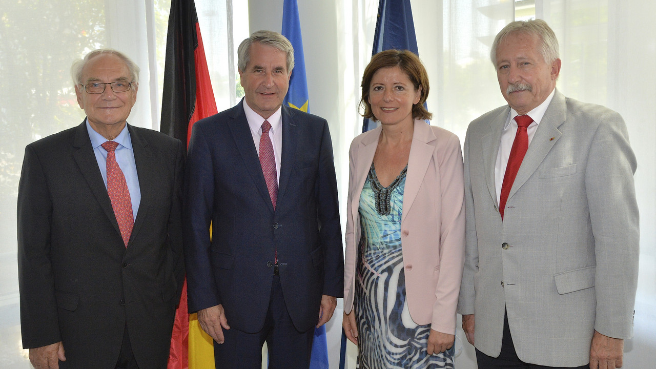 Jean-Marie Belliard (Vizepräsident der Région Alsace) / Philippe Richert (Präsident der Région Alsace) / Ministerpräsidentin Malu Dreyer / Werner Schreiner (Beauftragter der Ministerpräsidentin für die grenzüberschreitende Zusammenarbeit, v.l.)