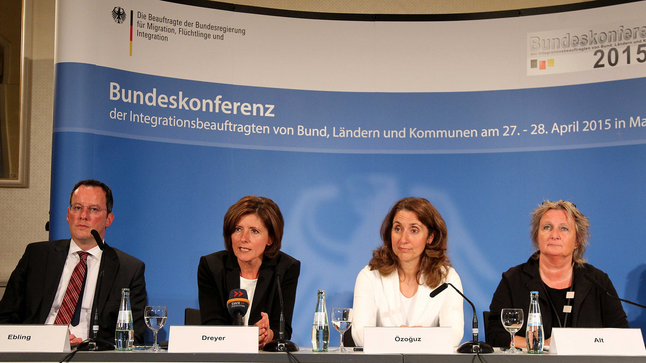 Bei der Pressekonferenz der Bundeskonferenz der Integrationsbeauftragten; Bild: Saemmer