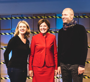 Malu Dreyer mit Caroline Peters und Joachim Meyerhoff