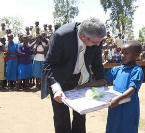 Innenstaatssekretär Roger Lewentz besuchte die ruandische Partnerschule Centre Scolaire Nyarusange