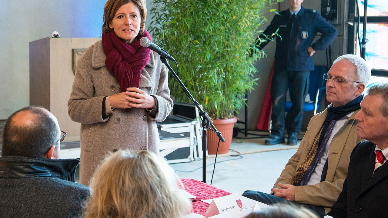 Ministerpräsidentin Malu Dreyer beim Richtfest des Brand- und Katastrophenschutzzentrums Trier