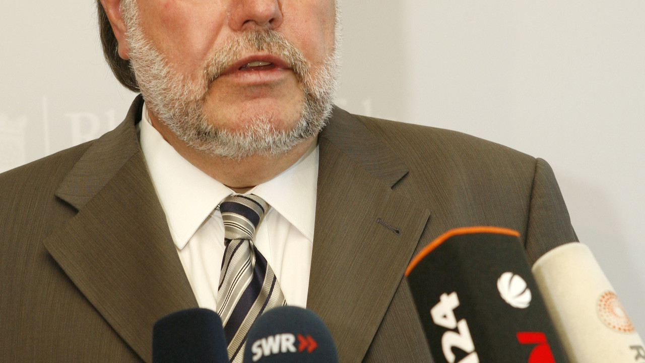 Beck gibt Presse-Statement; Bild: Melanie Bauer