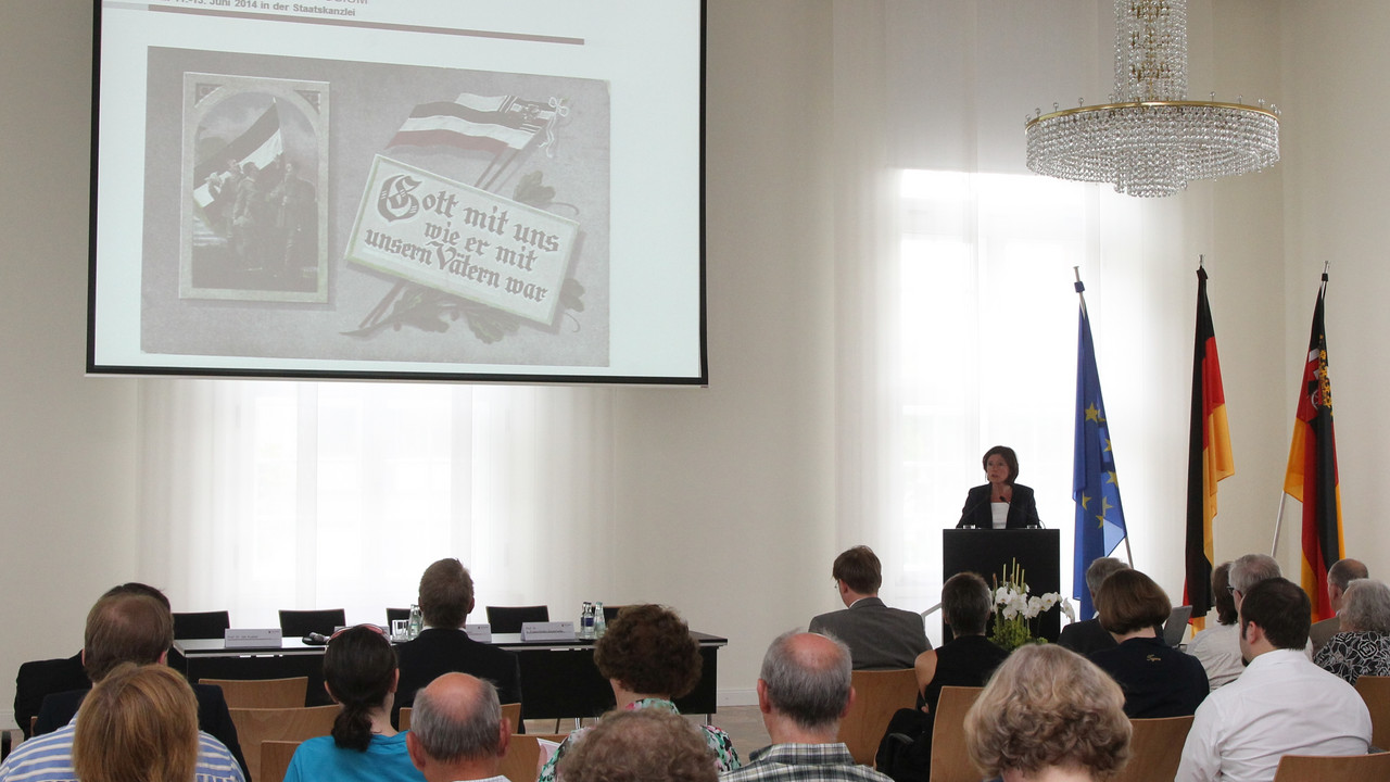 Ministerpräsidentin Malu Dreyer bei der Eröffnung des Symposiums - 100 Jahre Erster Weltkrieg; Foto: Stefan Sämmer / © Staatskanzlei