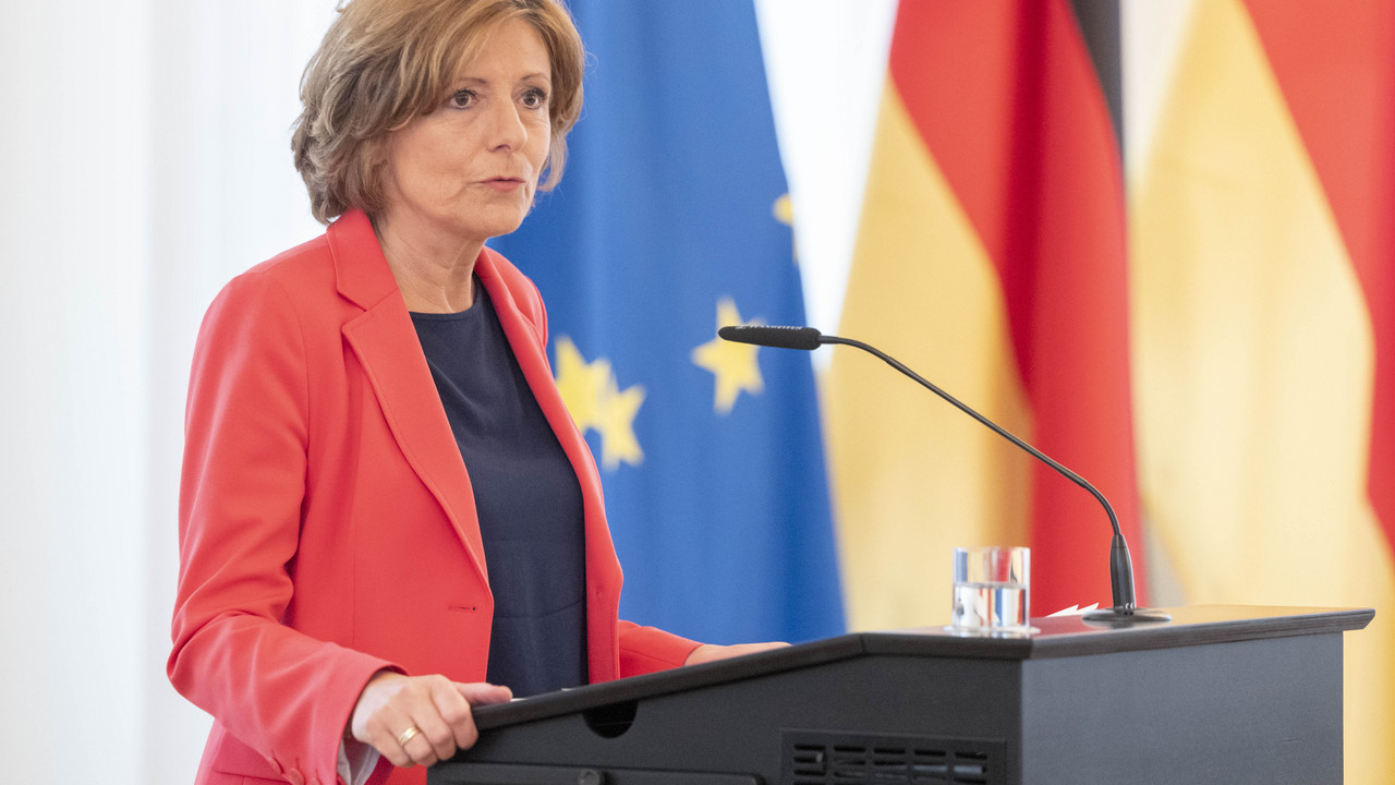 Ministerpräsidentin Malu Dreyer bedankte sich bei den Ehrern amtlichen für das große Engagement