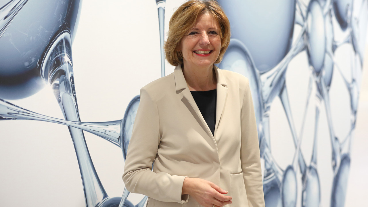 Ministerpräsidentin Malu Dreyer zu Besuch beim Spezialglashersteller Schott AG 