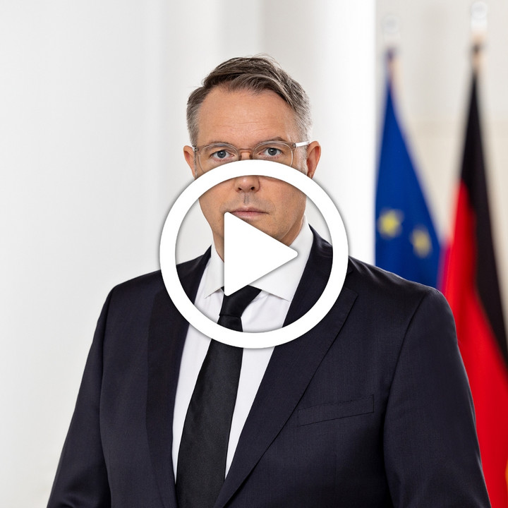 Video Ministerpräsident Alexander Schweitzer