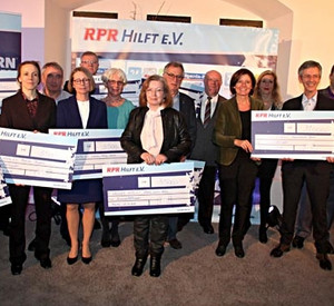 Übergabe der Spenden; Bild: Wallrath / RPR1.