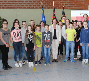 Ministerpräsidentin Malu Dreyer bei der Einführung der Ehrenamtskarte in der VG Wöllstein