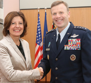Ministerpräsidentin Dreyer und General Wolters