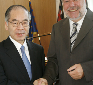 Japanischen Botschafters Takahiro Shinyo bei Ministerpräsident Kurt Beck; Bild: Melanie Bauer