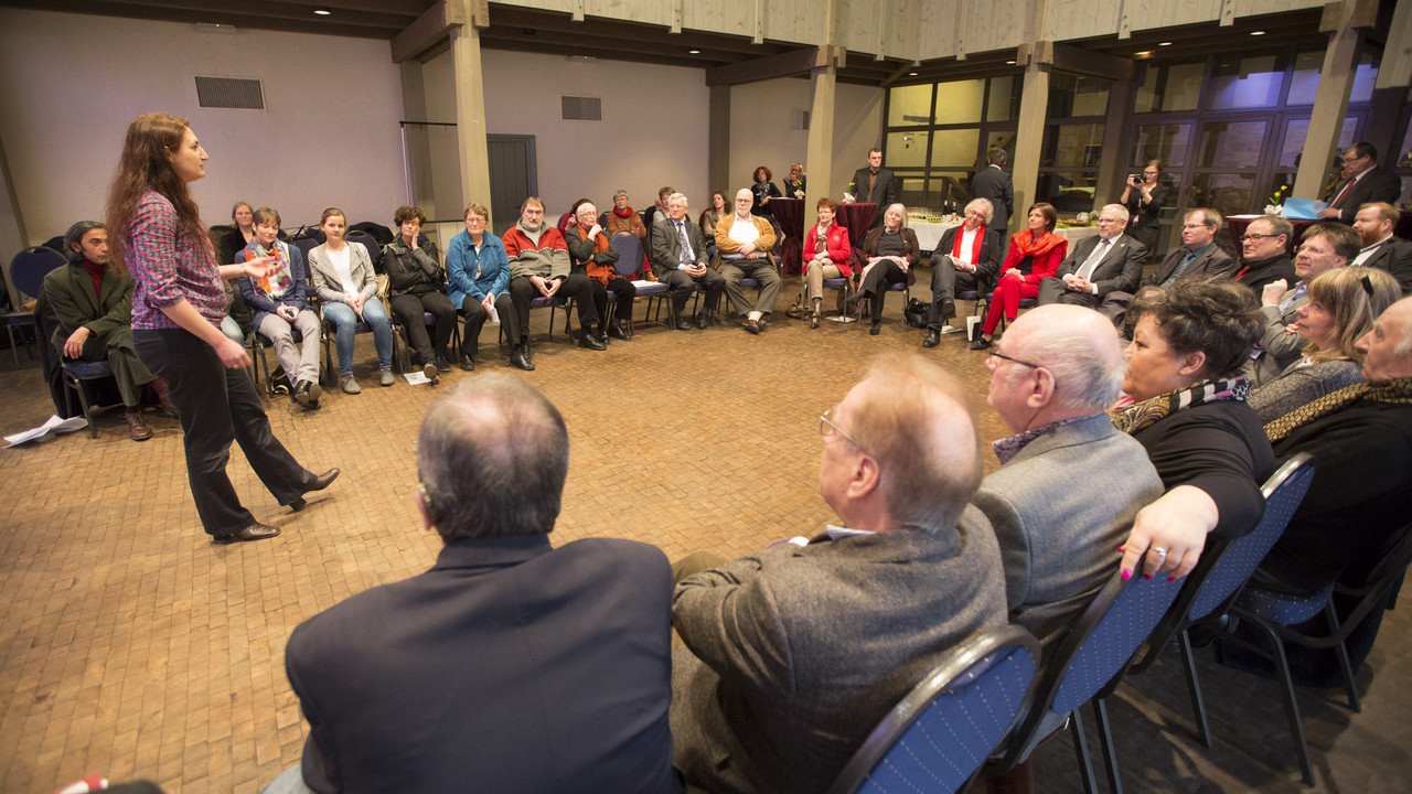Zusammentreffen mit lokalen Kulturinitiativen im Von Busch-Hof in Freinsheim; Bild: Voß / © Staatskanzlei RLP