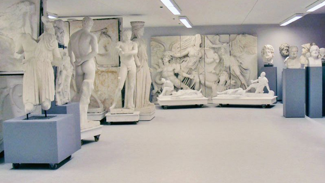 Plastiken; Bild: Archäologisches Institut Uni Mainz
