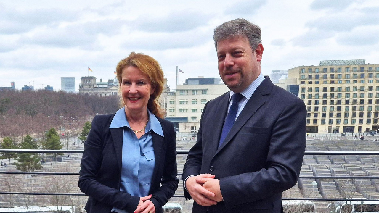 Antrittsbesuch belgischer Botschafter S.E. Piet Heirbaut bei Heike Raab in Berlin