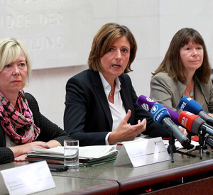 Ministerpräsidentin Malu Dreyer mit Finanzministerin Doris Ahnen und Umweltministerin Ulrike Höfken