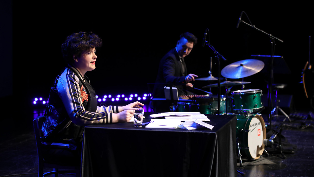 Nora Gomringer performt