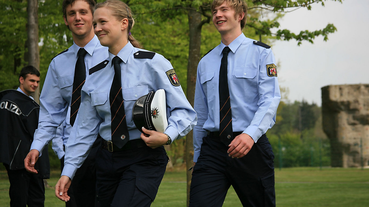 Junge Polizisten