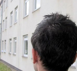 In Hermeskeil wird eine Erstaufnahmeeinrichtung für Asylbegehrende eingerichtet; Bild: dpa