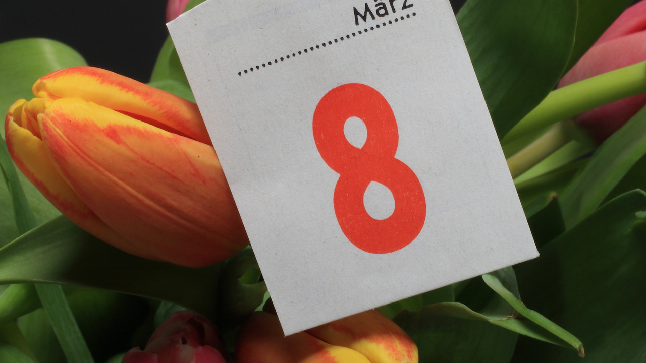 Weltfrauentag findet jährlich am 8. März statt.