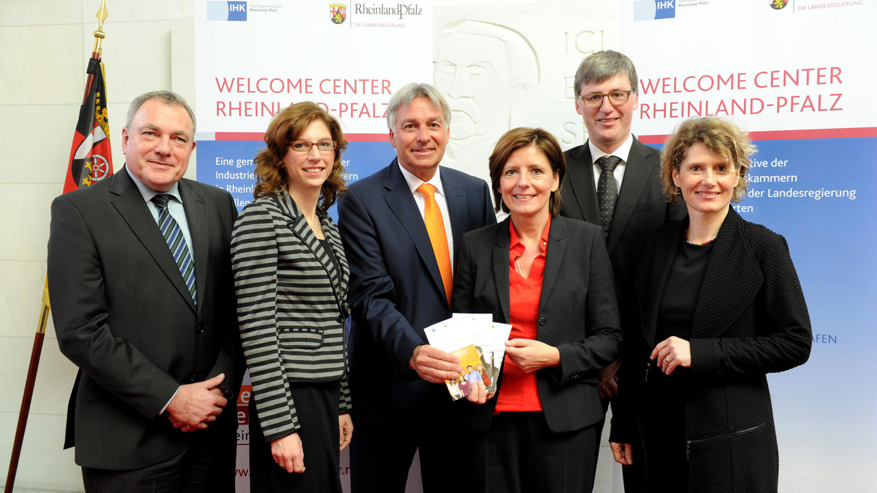 Die Welcome Center sind das Ergebnis einer gemeinsamen Initiative der Industrie- und Handelskammern und der Landesregierung; Bild: Schäfer / © Staatskanzlei RLP