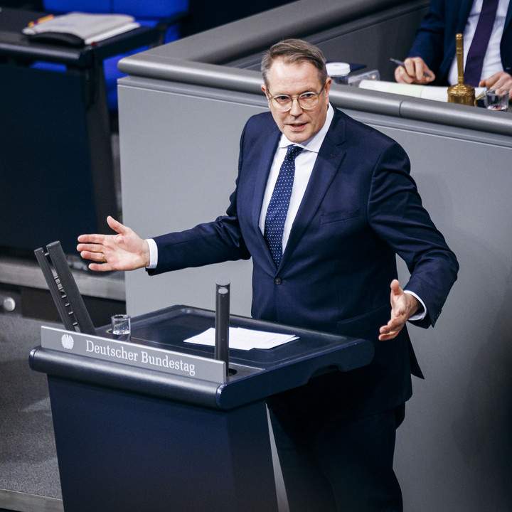 Ministerpräsident Alexander Schweitzer im Bundestag