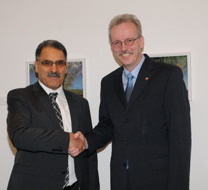 Tunesischer Generalkonsul Dellali und Staatssekretär Stadelmaier; Bild: Wolf