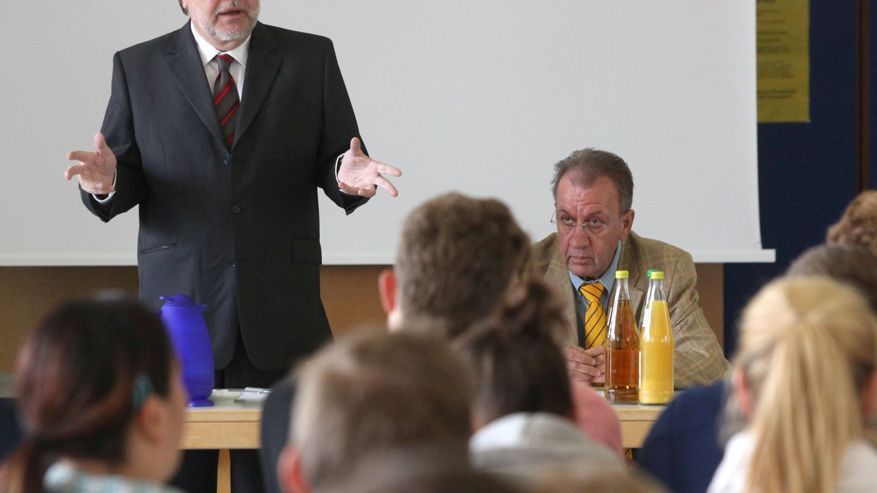 Schüler im Pamina-Schulzentrum; Bild: van Schie
